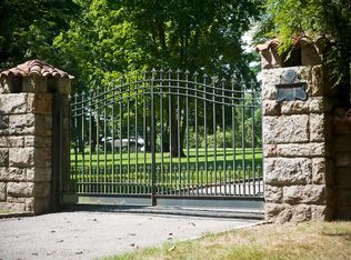 534 Riversville Rd, Greenwich, CT 06831