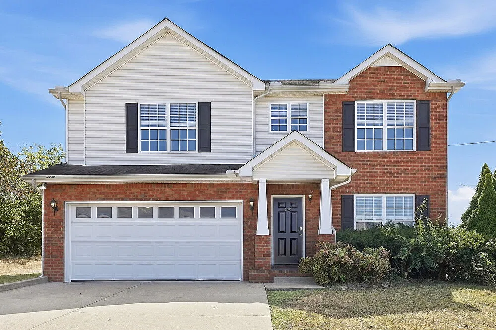 3 bed, 2.5 bath, 2094 sqft, $2,390 — Photo 1