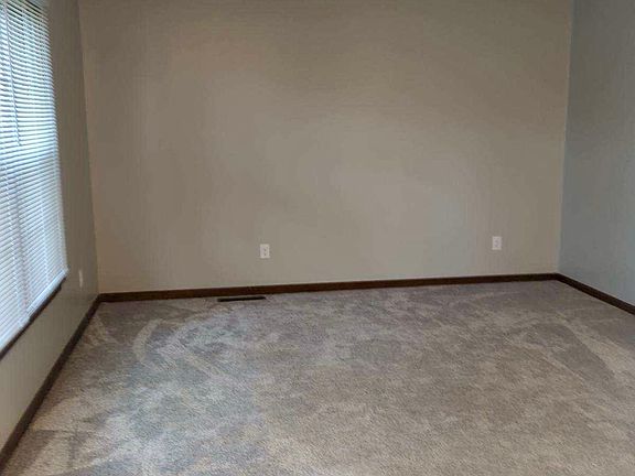 5th image of 10414 Deer Creek Dr APT J