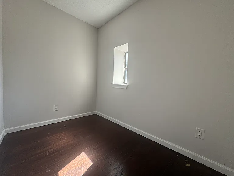 16 Townley St #J3 — Photo 9
