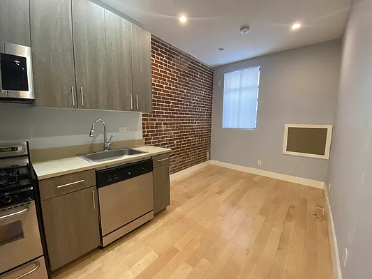 Rented by Douglas Elliman | media 18