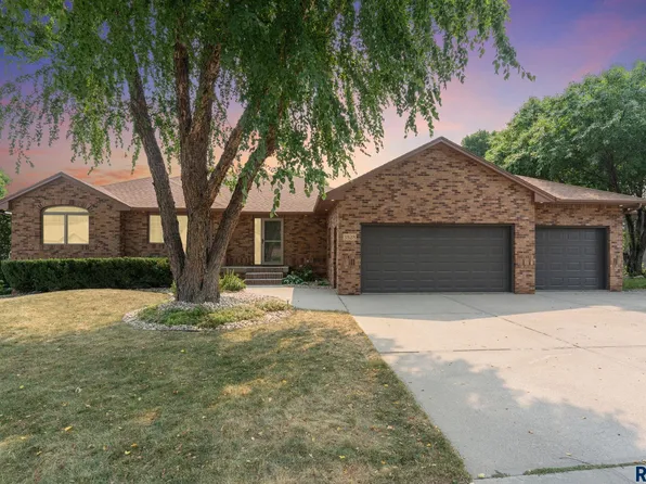 3828 E Dawley Ct, Sioux Falls, SD 57103