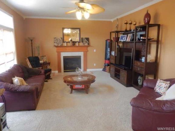 4th image of 5 Park Meadow Dr