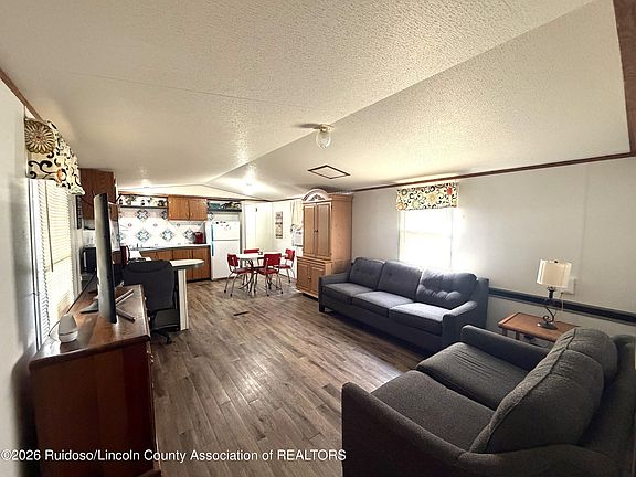 4th image of 100 Pinecrest Dr #45