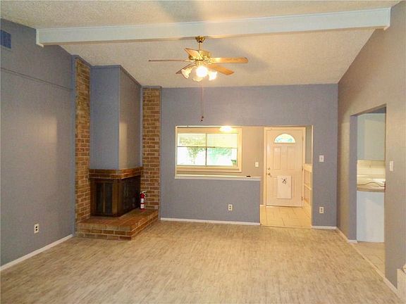 3rd image of 306 Carol Dr