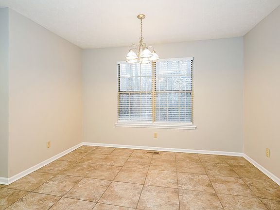 5th image of 2815 Sunnyfield Ct