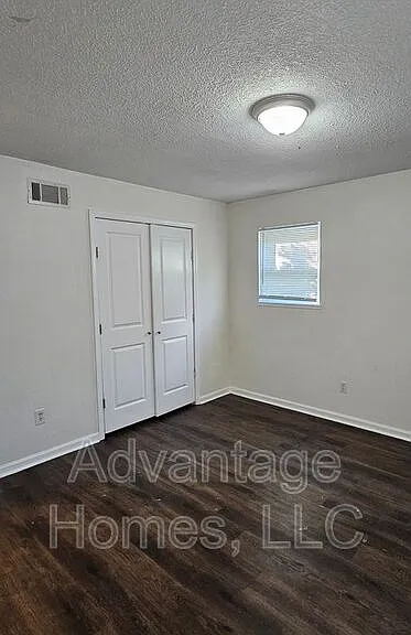 702 N 70th St — Photo 3