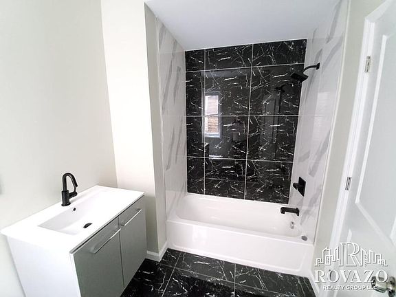 4th image of 109 Aldine St #2RAA