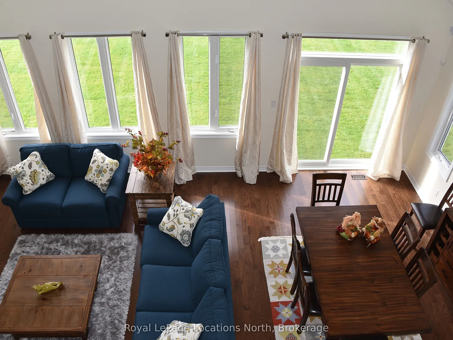 3 bed, $2,950 — Photo 2