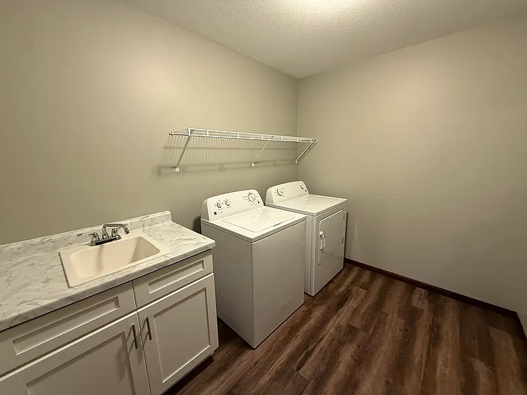 1933 Southridge Ave #1 — Photo 5