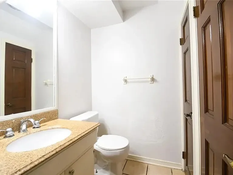 209 Pine St — Photo 7