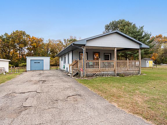 5th image of 420 S Lakeside Dr