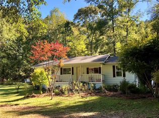501 Lakeshore Dr, Stockbridge, GA 30281
