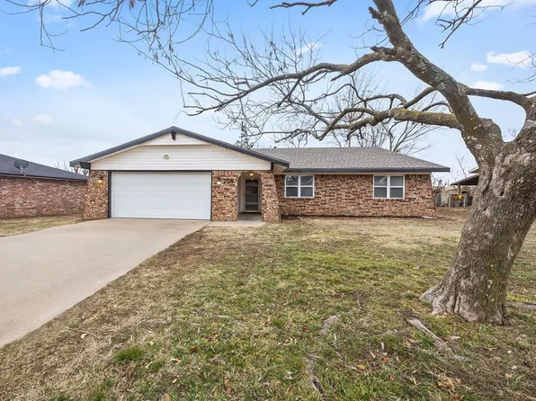 708 S 19th St, Rogers, AR 72758
