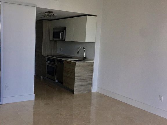 3rd image of 1300 Brickell Bay Dr APT 1211