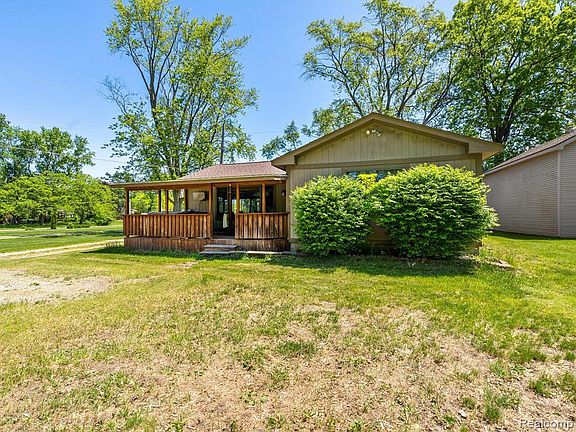 1742 N Wixom Rd, Wixom, MI 48393 | MLS #20230041622 | Zillow