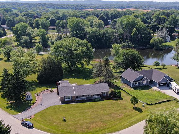 4th image of S87W27825 Hidden Lakes Dr