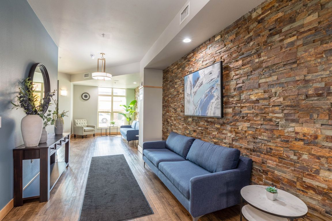 Leasing Office