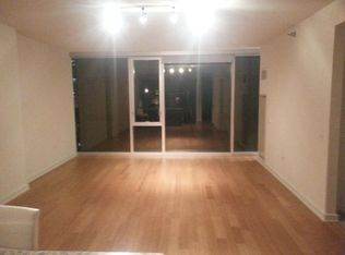 569 W Kinzie St #807, Chicago, IL 60654