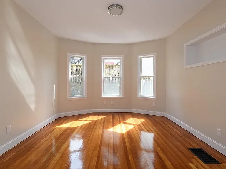 75 Bartlett St #1 — Photo 2