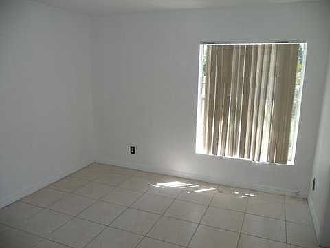 4th image of 284 Sunshine Dr