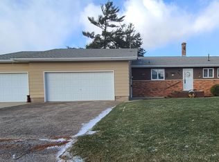 404 W Harrison St, Garnavillo, IA 52049