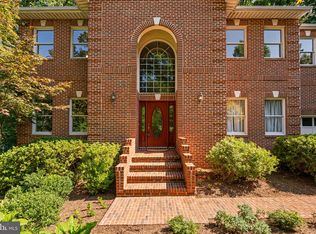 10808 Braddock Rd, Fairfax, VA 22030