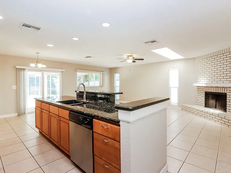 1701 E Orangeside Rd — Photo 6