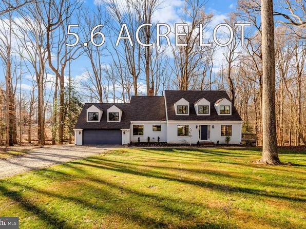 9982 Blackberry Ln, Great Falls, VA 22066