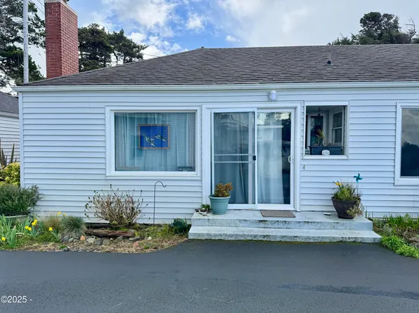 4239 SW Highway 101 APT 4, Lincoln City, OR 97367