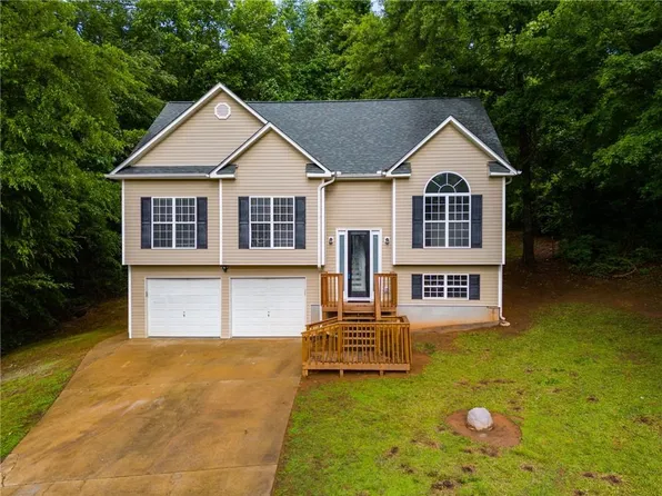 130 Opal Ln, Carrollton, GA 30116