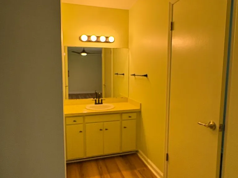 825 S Valleywood Cir — Photo 13