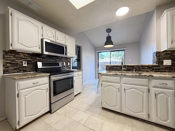 5th image of 1717 Sterling Ln