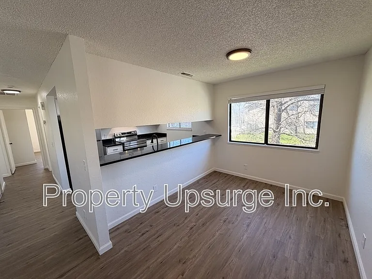 1313 Lancers Ln #6 — Photo 6