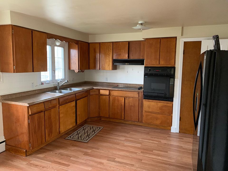 1st image of 160 Leonard St #1