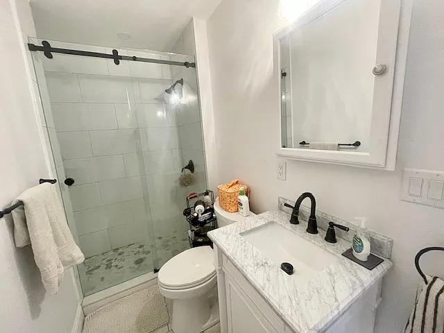 206 Hanover St #1 — Photo 10