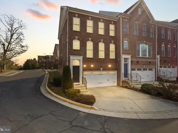2098 Hutchison Grove Ct, Falls Church, VA 22043