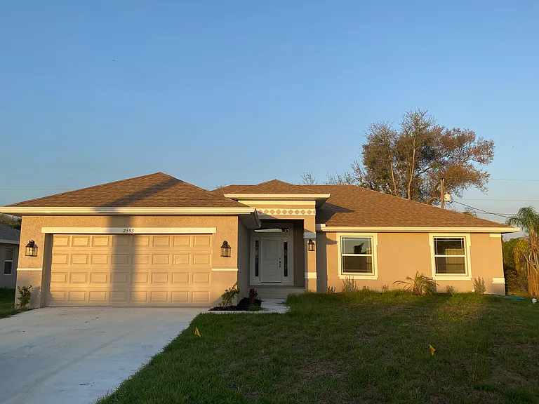 2593 Englewood Rd — Photo 1