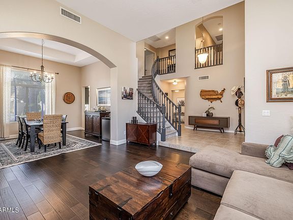 4th image of 386 E HORSESHOE Avenue