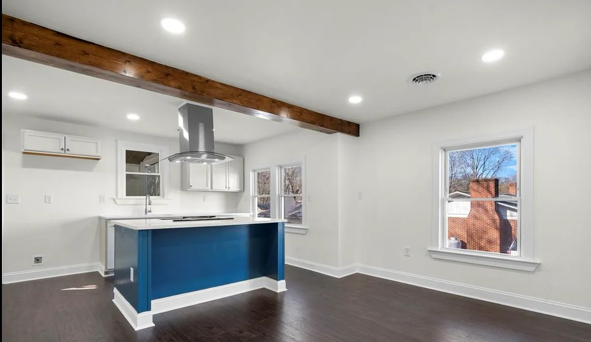 Building Photo - 926 Fairview Dr SW