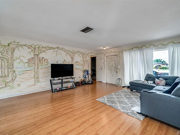5th image of 8601 Miramar Pkwy