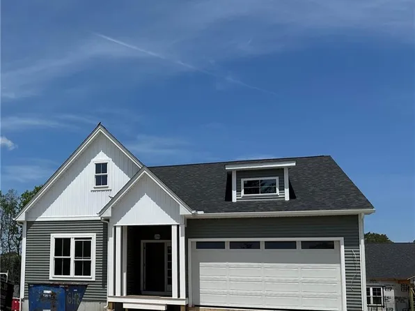 279 Seawynds Dr, North Kingstown, RI 02852