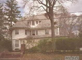 605 Brooklyn Ave, Baldwin, NY 11510