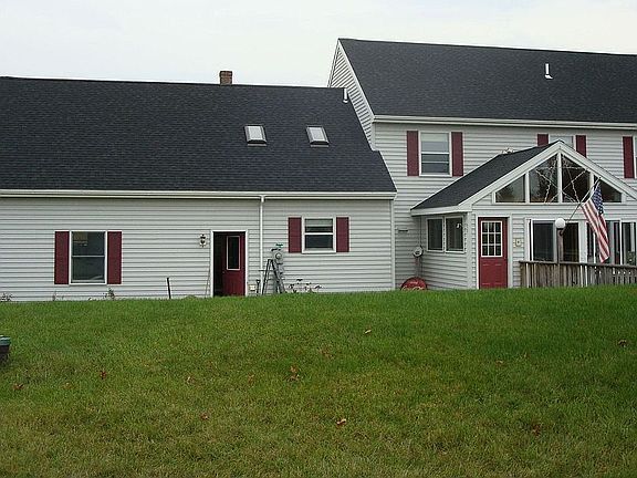 Rear with 3 Season Room