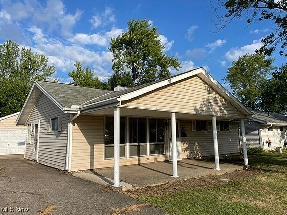 2nd image of 4230 Meadow Ln