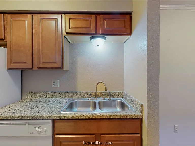 904 University Oaks Blvd #80 — Photo 8