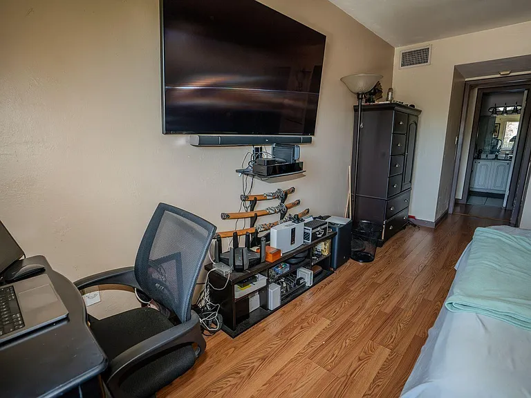13917 SW 90th Ave #214-B — Photo 6