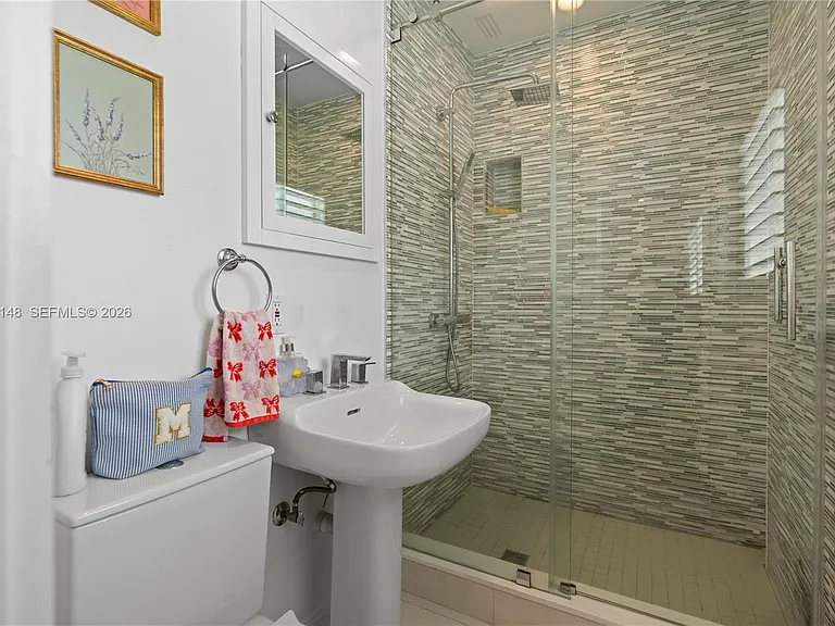 735 Benevento Ave — Photo 24