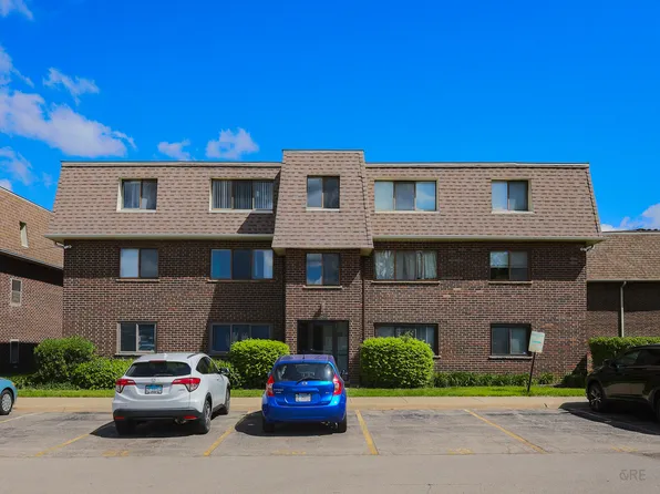 1412 Carol Ct APT 1B, Palatine, IL 60074