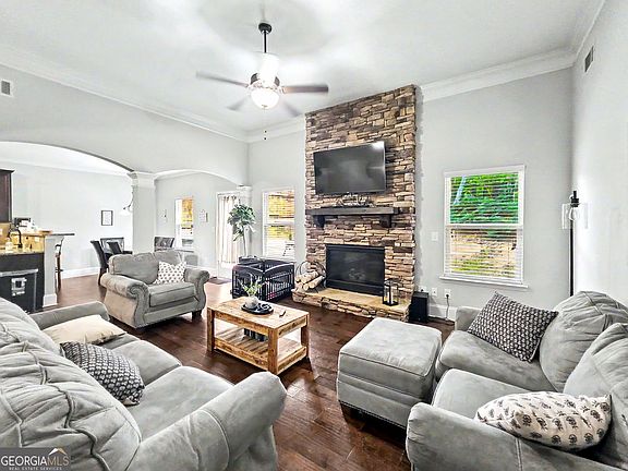 5th image of 2015 Chapel Estates Ln